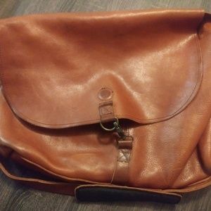 Duluth Lifetime Leather Messenger Bag